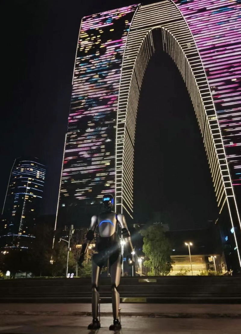 从苏州到上海，人形机器人“暴走”100公里不关机(图1)